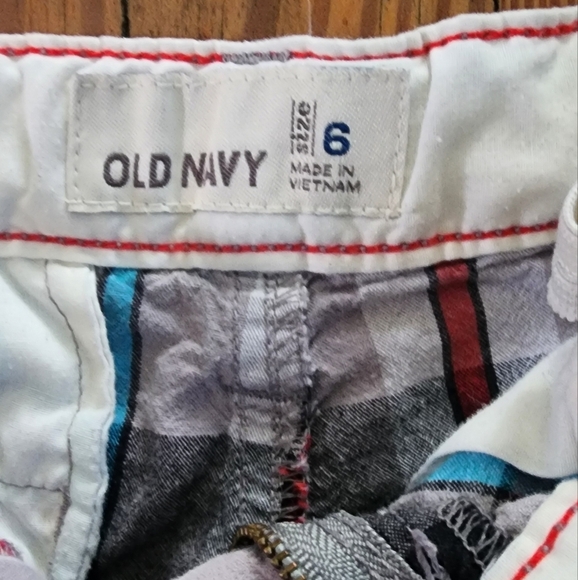 2 Pair Of Kids Size 6 Shorts. 1 Old Navy Plaid,&  1 Faded Glory Striped Pair. - Picture 3 of 5